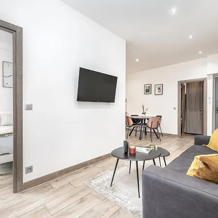 Daire Imhost -cannes Centre Rue Hoche Palais - Croisette *